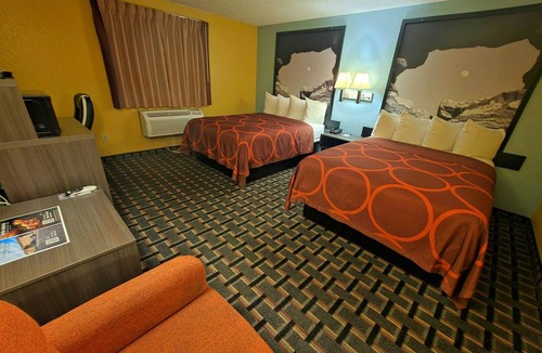 Dupont Hotel | Super 8 by Wyndham Henderson North East Denver