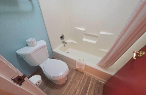 Dupont Hotel | Super 8 by Wyndham Henderson North East Denver