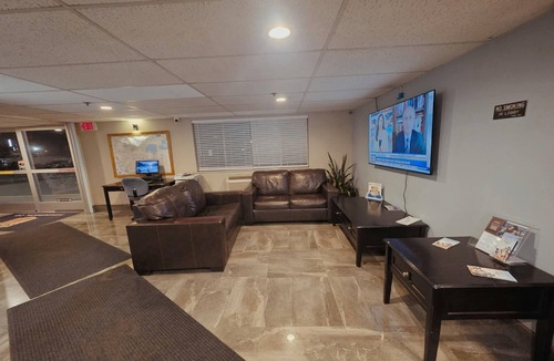 Dupont Hotel | Super 8 by Wyndham Henderson North East Denver