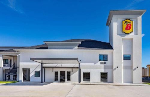 Barker Hotel | Super 8 by Wyndham Houston NW Beltway 8-West Rd