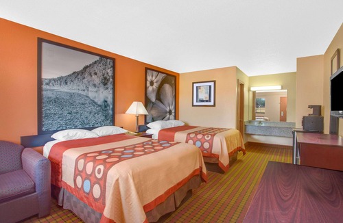 Monticello Hotel | Super 8 by Wyndham Monticello AR