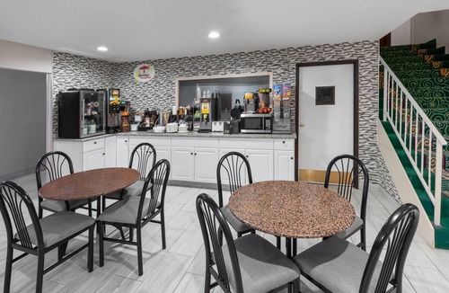 Rock Port Hotel | Super 8 by Wyndham Rock Port MO