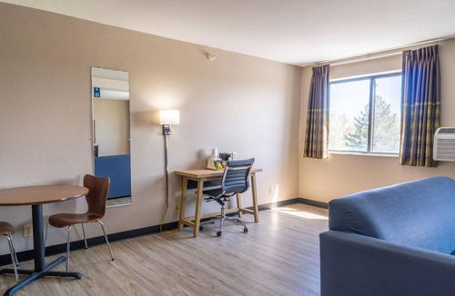 Sioux City Hotel | Super 8 by Wyndham Sioux City South