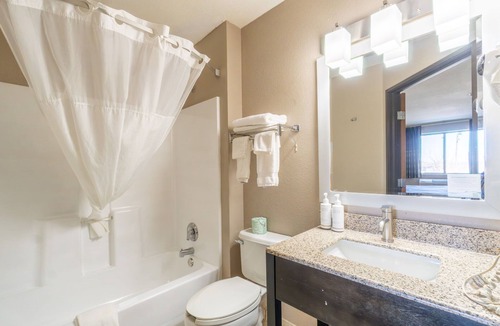 Sioux City Hotel | Super 8 by Wyndham Sioux City South