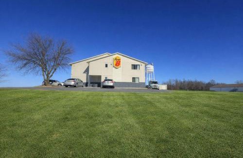 Smithville Hotel | Super 8 by Wyndham Smithville Kansas City