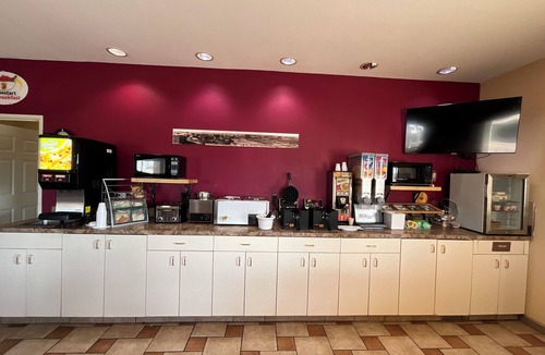 Wheatland Hotel | Super 8 by Wyndham Wheatland Wyoming