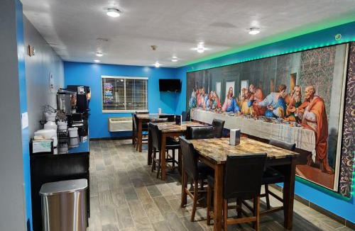 Crete Hotel | Super Star Inn & Suite Lincoln Crete