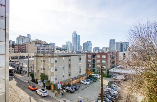 Broadway Apartment | Superb Capitol Hill 1BR w/Lounge & Gym, easy commute, by Blueground
