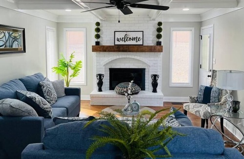 Gladstone House | Superb Spacious 4BR Northland Home