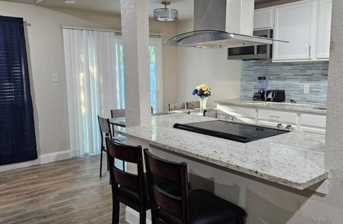 Fort Worth House | SUPERHOST. Luxury home in Haltom City! Baby Crib,Near Lake, Parks &Golf course
