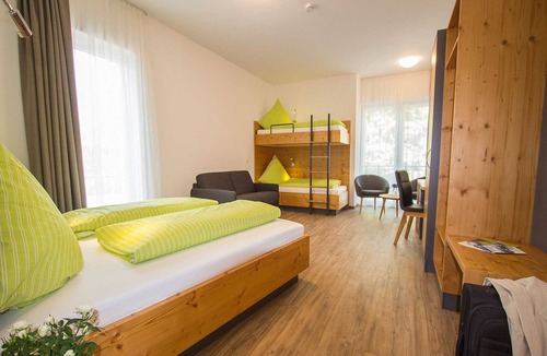 Rust Cottage | SUPERIOR MULTI-BEDROOMS - Pension Yvonne