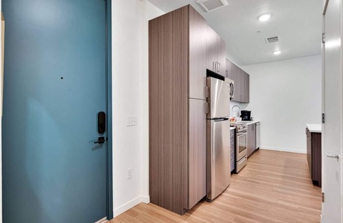 Jewell Heights - Hoffman Heights Apartment | Supreme Apartment near Children's Hospital!