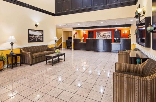 Alvin Hotel | SureStay Plus Hotel by Best Western Alvin