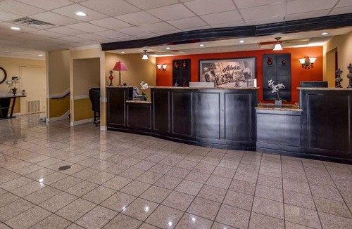 Alvin Hotel | SureStay Plus Hotel by Best Western Alvin