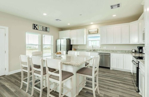 Surfside Beach House | Surfside Beach Getaway: Family-Friendly Home