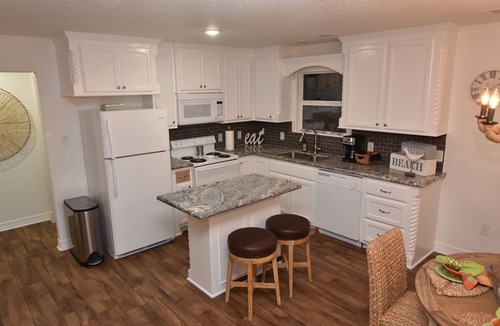 Surfside Beach House | Surfside Freeport Beach HouseOcean&BayViews,stepsfromtheOcean! SnowBirds Welcome