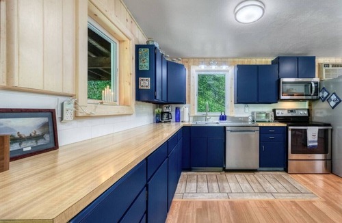 Waitsburg Cabin | Surround Yourself in Nature at Biscuit Ridge Cabin