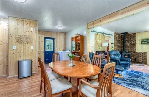 Waitsburg Cabin | Surround Yourself in Nature at Biscuit Ridge Cabin