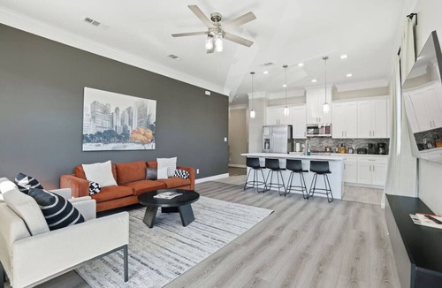 Greater Fondren Southwest House | SW Houston 2BR | Two Kings, Desks, Fenced Yard