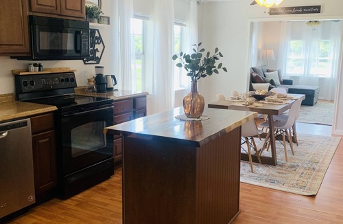 Paris House | Sweet Dreams - Relaxing Ranch Retreat 3Br w/Hot tub