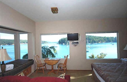 Friday Harbor Apartment | Sweet Escape & Summer Dream