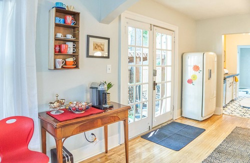 Loveland House | Sweetheart City Sanctuary - Pets Friendly!