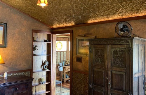 Comfort House | Tabasco Ranch Antler Cabin