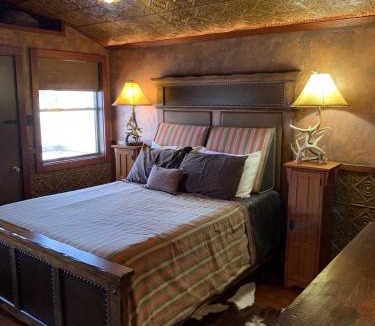 Comfort House | Tabasco Ranch - Antler Cabin