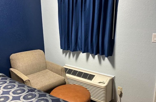 Frederick Hotel | Tanglewood Motel