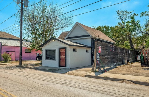 Washington Ave./ Memorial Park Apartment | Tattoo Studio-this converted tattoo studio faces all the Washington Ave action