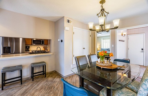 Taylor Ranch House | Taylor Ranch Respite - Modern, Light, Open Concept