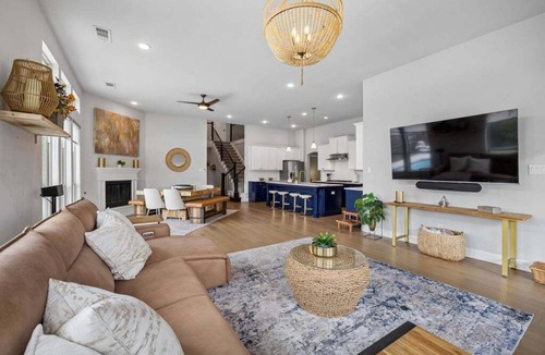 Frisco House | TCH - Spacious 5 bed/3.5 bath in Plano with Yard