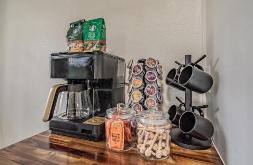 Fort Worth Villa | Tcu-Dickies-2 King Beds-Sleeps 6