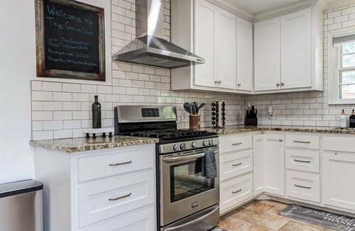 Tech Terrace House | Tech Terrace Retreat 3BD, Walk to TTU, Hot Tub, Fire-Pit, Parking for 6 cars