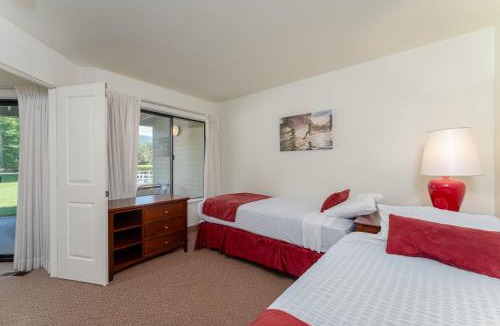 Wapato Point Apartment | Tennis Village at Wapato Point Resort
