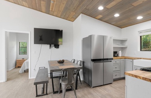 Mount Lemmon Cabin | Terrific 2-bedroom cabin in charming Summerhaven getaway