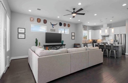 Greater East End House | Texas Cities Themed House, Hot tub. Don't Mess With Texas