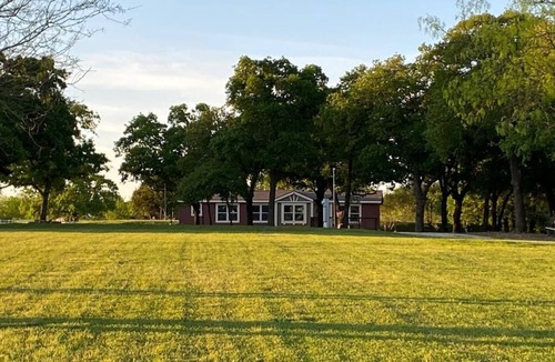 Pilot Point House | Texas Ranch House on 10 acres near Lake Ray Roberts!