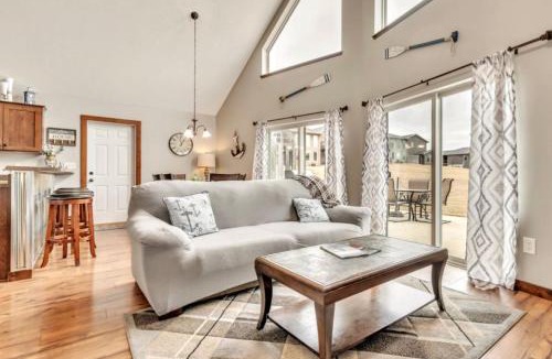 Spirit Lake House | The Anchor Poolside at Bridges Bay Resort