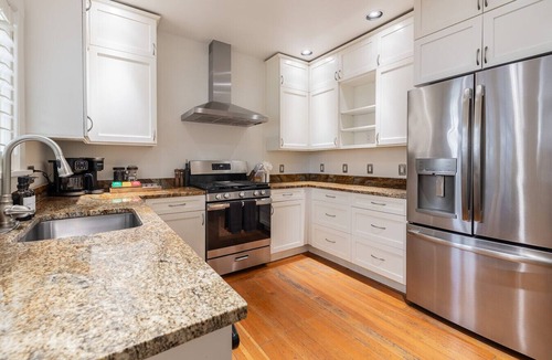 Montlake House | The Arbor Estate | 7BR · Fire Pit + Yard