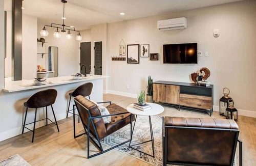 Berkeley Apartment | The Asher - Boutique Hotel - Sleeps 14 - Events