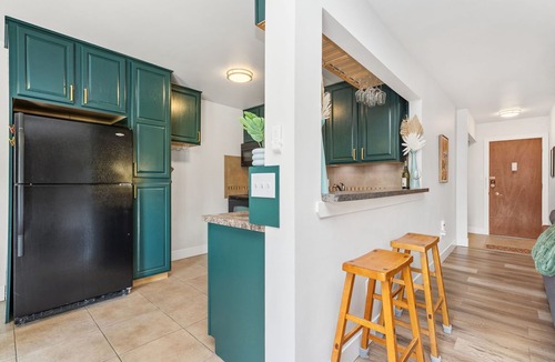 University Park Apartment | The Aviary Near CSU Pool, Sauna, and Gym