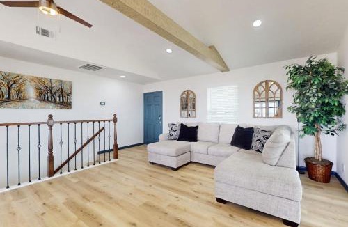 Barrett House | The Baytown Getaway