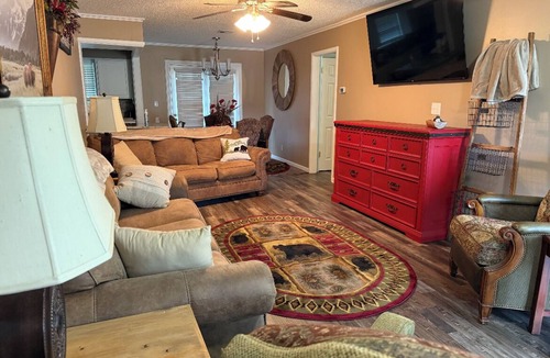 Shawnee House | The Bears Den: In ground storm shelter, Beautiful,comfy,cozy 3 bed 2 bath house