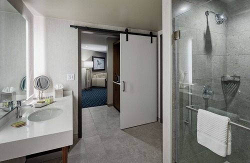 Boerne Hotel | The Bevy Hotel Boerne, a DoubleTree by Hilton