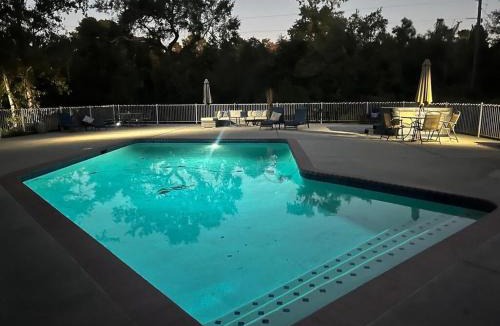 Magnolia Villa | The Blue Ranch @ The Lake