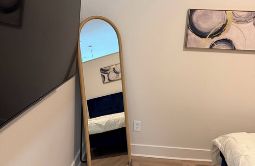 Deep Ellum Apartment | The Blue Velvet Suite Deep Ellum Walkable Central Area