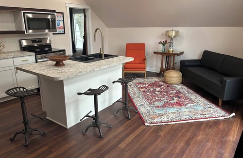 Nebraska City House | The Bootlegger’s Roost: Downtown, Hot Tub, Historic