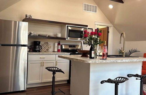 Nebraska City House | The Bootlegger’s Roost: Downtown, Hot Tub, Historic