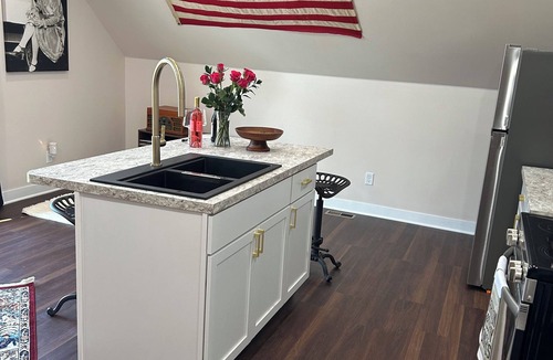 Nebraska City House | The Bootlegger’s Roost: Downtown, Hot Tub, Historic